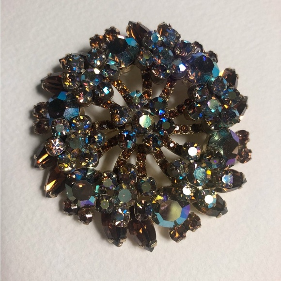 juliana Jewelry - Juliana Vintage Brooch- Measures 2.5 Inches